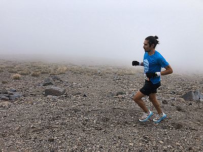 Americký běžec Mario Mendoza umí 50 km na páse za 2:59.