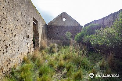 Centrum závodu bylo umístěné v ruinách nějaké vesničky na úpatí sopky Pico de Orizaba.