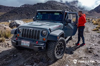 Leon a jeho jeep.