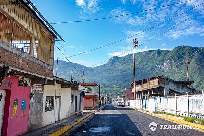 Městečko Mendoza - zde byla ubytovaná část naší výpravy – tedy Kolumbijci a Tarahumarové.