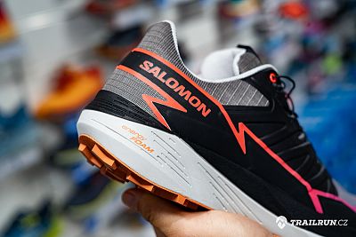 Recenze trailovek Salomon Thundercross