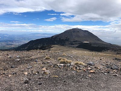 Sopka Sierra Negra s největším teleskopem na světě – poslouchají tím prý jakési vesmírné zvuky.